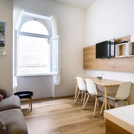 Street Buzz Old Town Apartment By Duhomes ดูบรอฟนิก ภายนอก รูปภาพ
